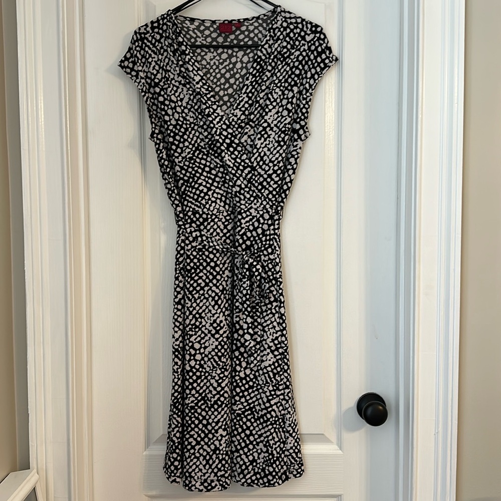 212 Collection Black & White Wrap Dress Medium